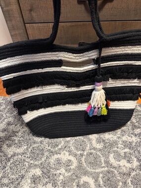 Stella & Dot Woven Taj Tote- black & White Fringe Stripe Tote with Color Tassel